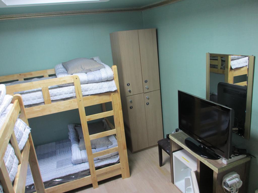 Moiri Guesthouse Yeosu Zewnętrze zdjęcie