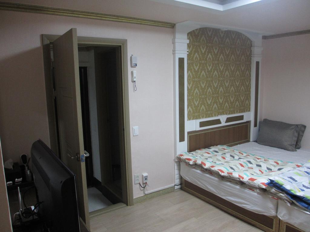 Moiri Guesthouse Yeosu Zewnętrze zdjęcie